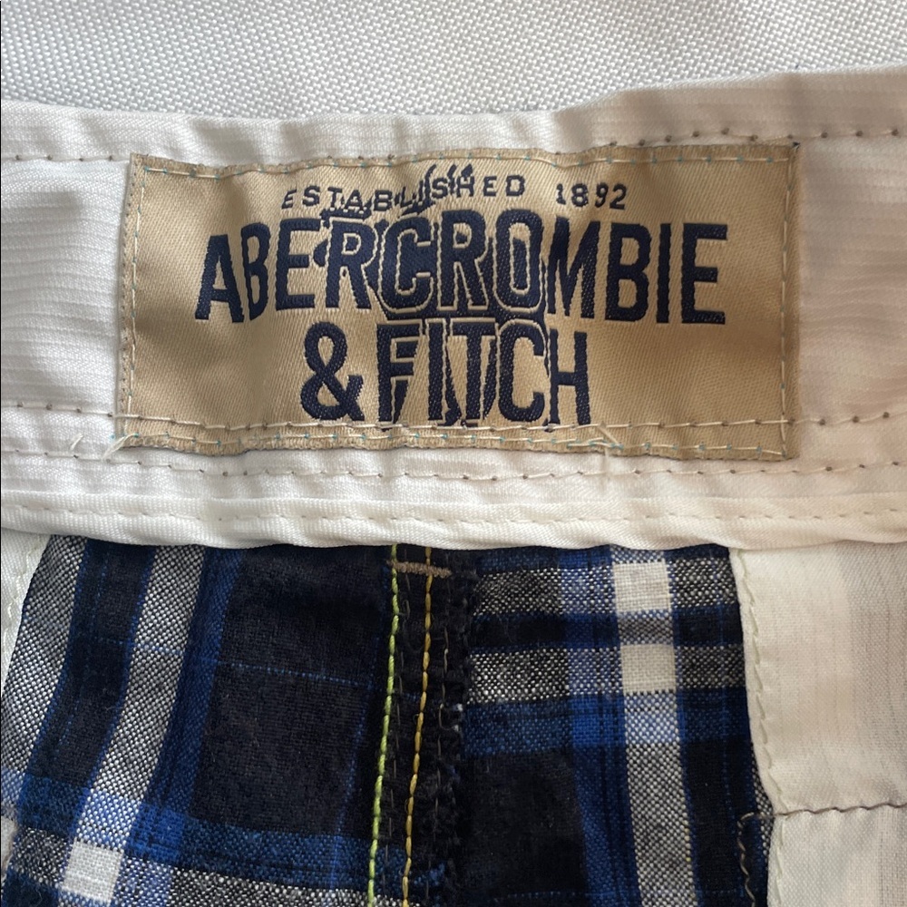 Abercrombie & Fitch Men's Navy and White Plaid Shorts 34 label cut off - Picture 2 of 4